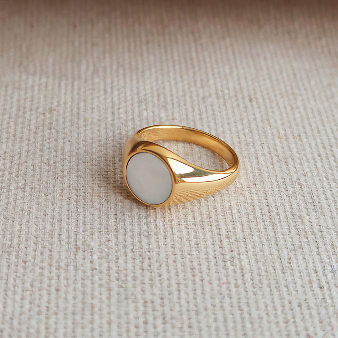 Madre Perla Gold Ring